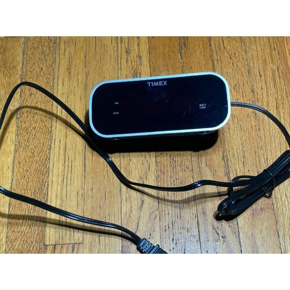 TIMEX Alarm Clock Radio T121 Works Great